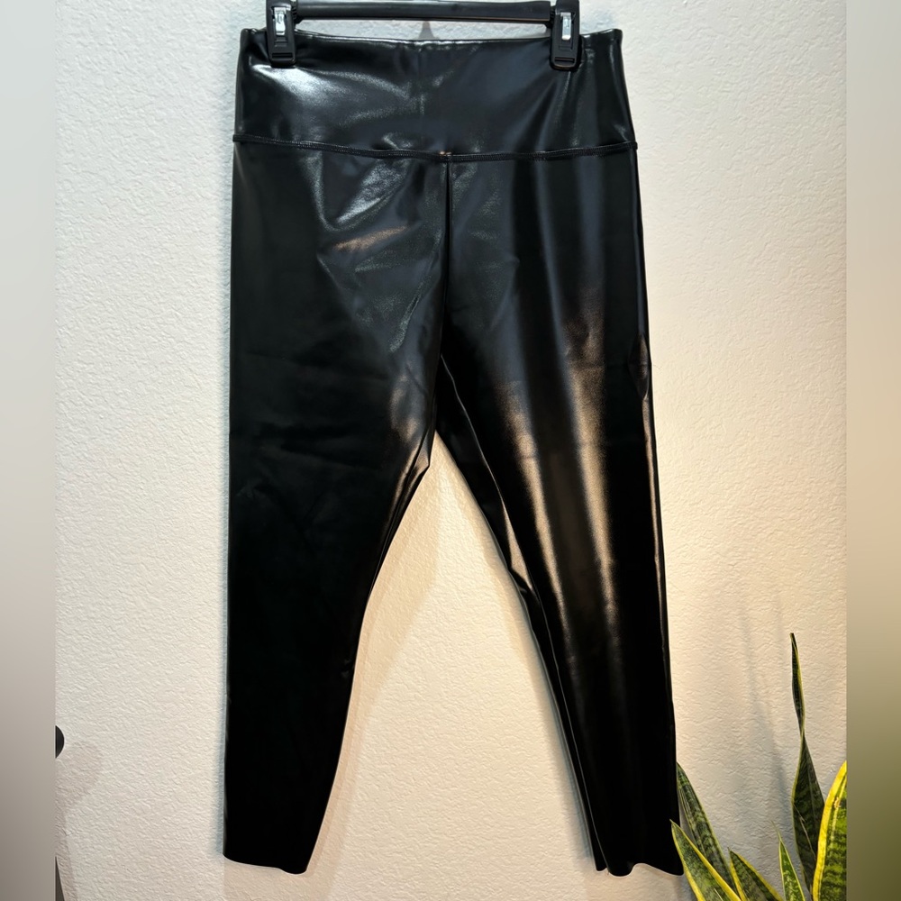 NWT- Anna & AVA Vegan Black Leather Pull on Pants. Cropped jegging Style